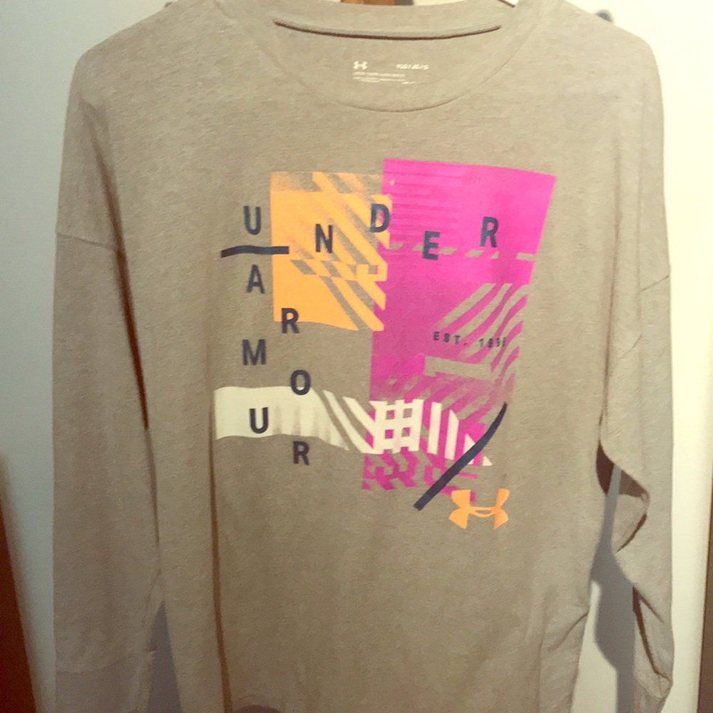 Under armed long sleeved shirt